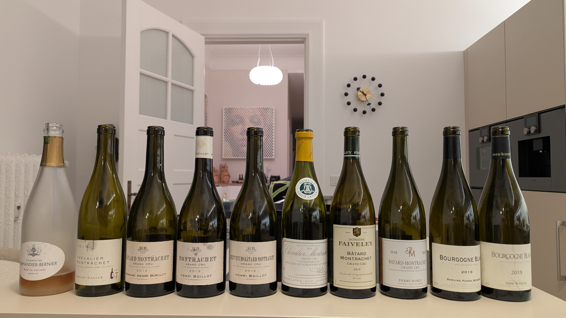 Alle Flaschen des Tastings in einer Reihe, Pahlmeyer