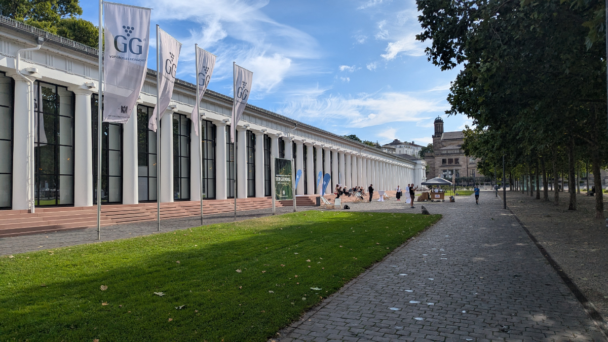 Die Kurhaus Kolonnaden